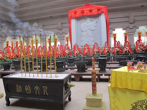中国西部开发促进会参加第十七届中国东西部合作与投资贸易洽谈会暨癸巳年清明公祭轩辕黄帝典礼活动13.jpg