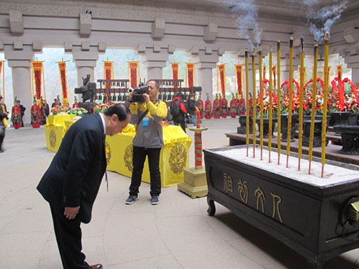 中国西部开发促进会参加第十七届中国东西部合作与投资贸易洽谈会暨癸巳年清明公祭轩辕黄帝典礼活动14.jpg