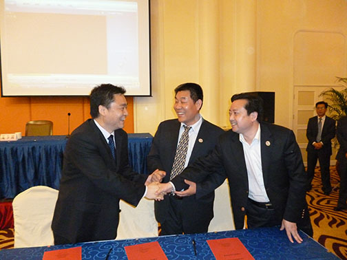 中国西部开发促进会与咸阳市签订中国西部侨商电子科技园入园项目合作协议5.jpg