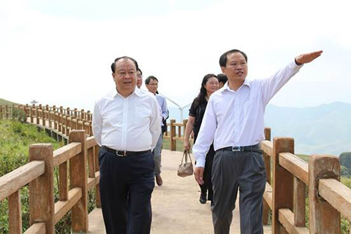 “美丽家乡·走进生态文明新时代”悦读书屋的捐赠仪式14.jpg