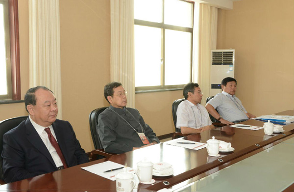 首届丝绸之路（敦煌）国际文化博览会商学院院长论坛成功举办—中国西部开发促进会专家就“一带一路”战略中的重大问题展开讨论10.jpg
