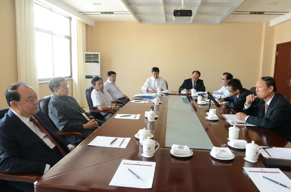 首届丝绸之路（敦煌）国际文化博览会商学院院长论坛成功举办—中国西部开发促进会专家就“一带一路”战略中的重大问题展开讨论11.jpg