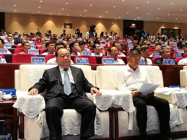 第四届中国物流（都匀）国际峰会暨商贸物流博览会在黔南举办2.jpg