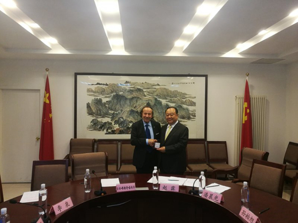 中国西部开发促进会领导会见吉安·弗朗哥·泰伦齐主席4.jpg