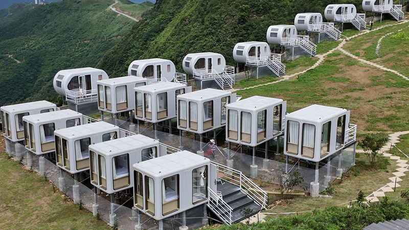 玉簪花云海景区——太空舱住宿项目。胡凤至摄